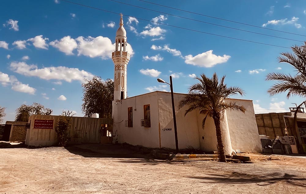 مسجد روستای دهخدا جزیره قشم در ماه رمضان در طبیعت بی‌نظیر 